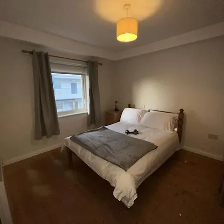 The 3 Bed * غالواي