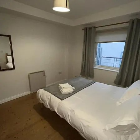 The 3 Bed * غالواي